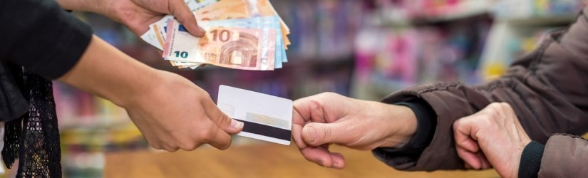 Paiement en magasin en euros et par carte de crédit