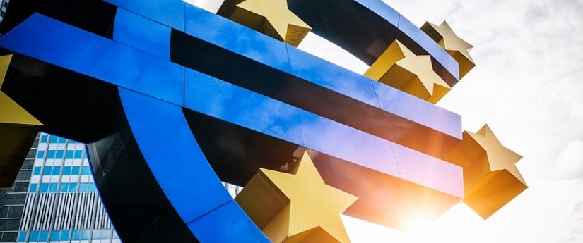 Symbole du sigle euro à Francfort