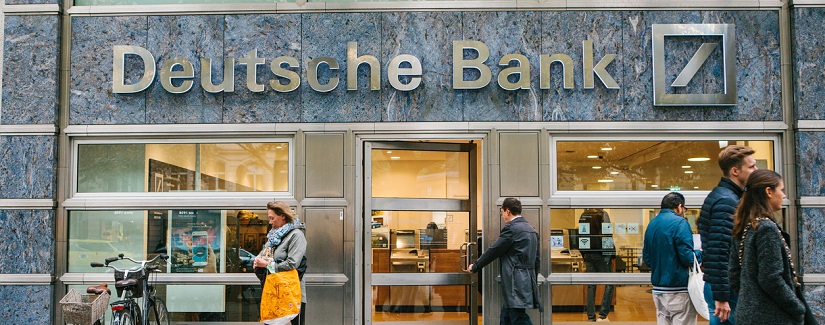 Entrée d’une façade faciale de Deutsch bank.
