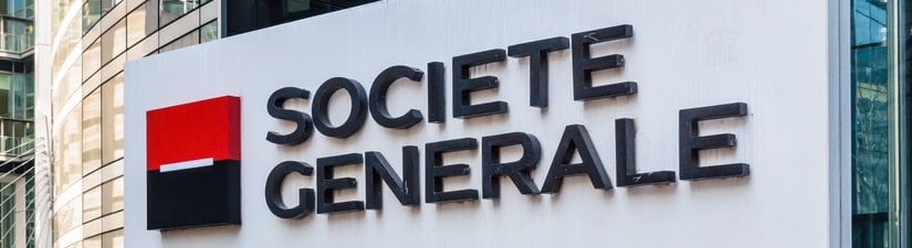 Enseigne de la Société Générale à l'entrée du siège du groupe bancaire français dans le quartier d'affaires de La Défense.